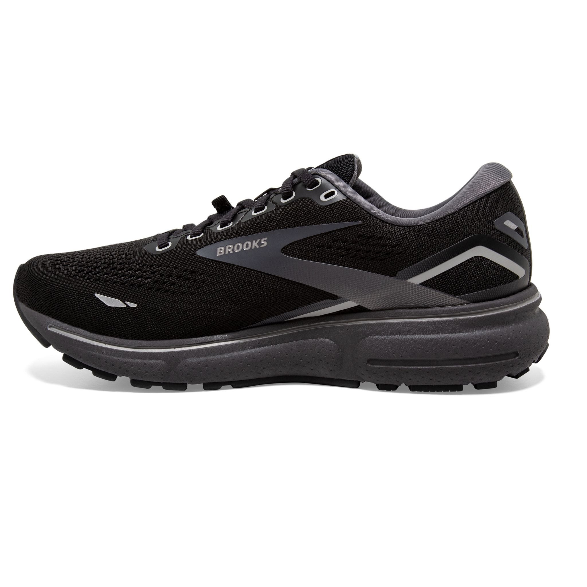 Solid black brooks shoes deals